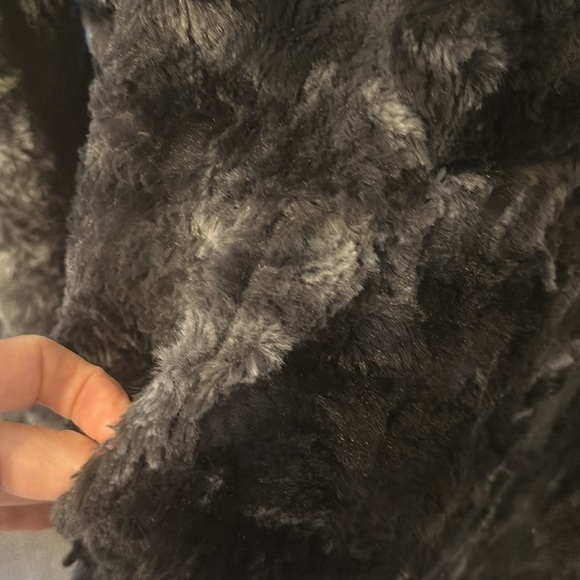 Pandemonium Seattle Faux Fur Pullover/hoody, Size Small, Like new - Picture 3 of 8
